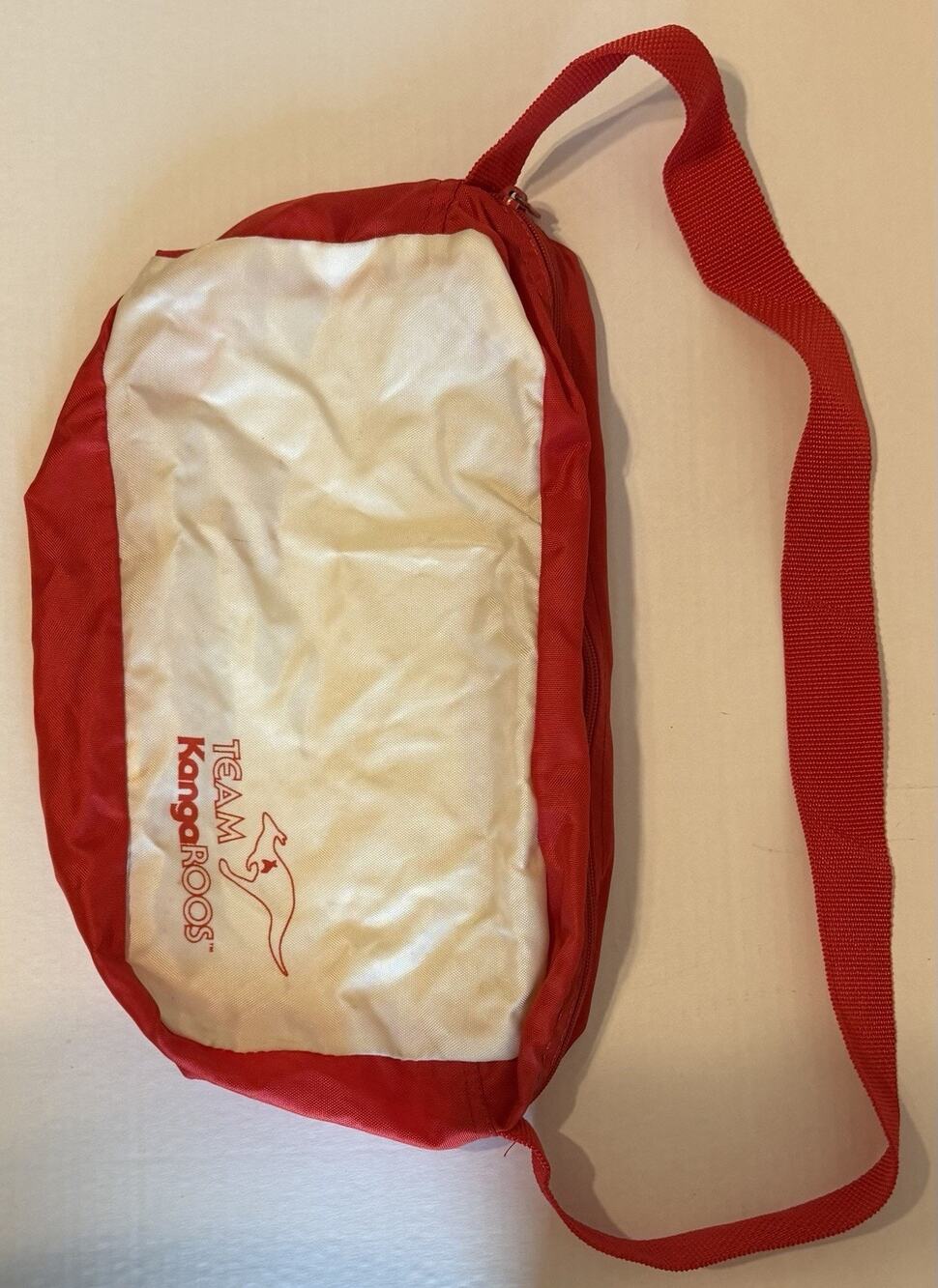 Vintage Rare Kangaroos Roos Travel Bag Red/White Hard to Find!! FREE SHIPPING